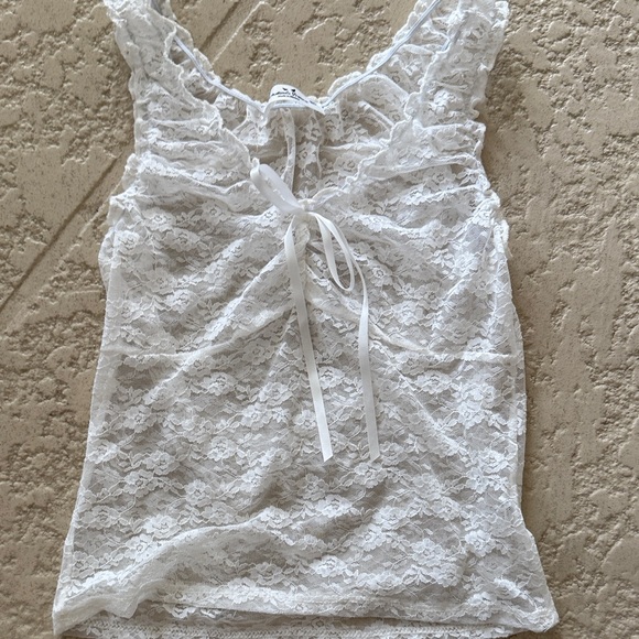 Elegant White Lace Camisole - Picture 1 of 3